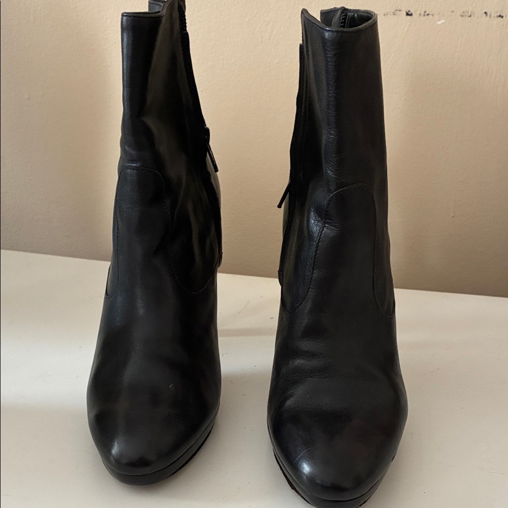 Black leather ankle boots by Ann Klein  NY